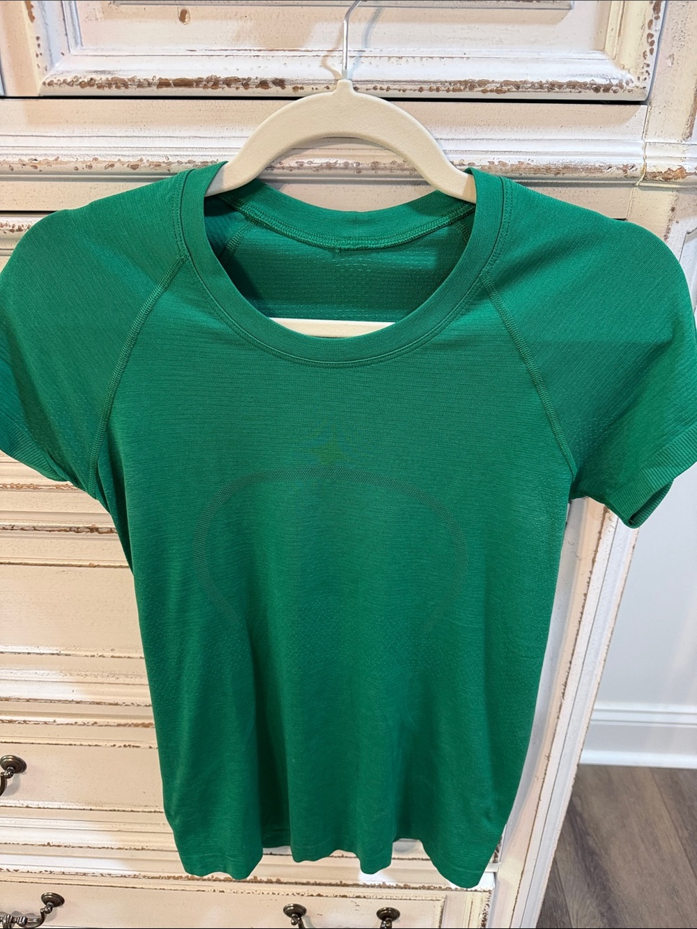 Lululemon Swiftly sz 6 EUC Green